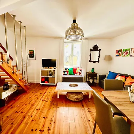 Апартаменти Charming Historic Duplex Лісабон