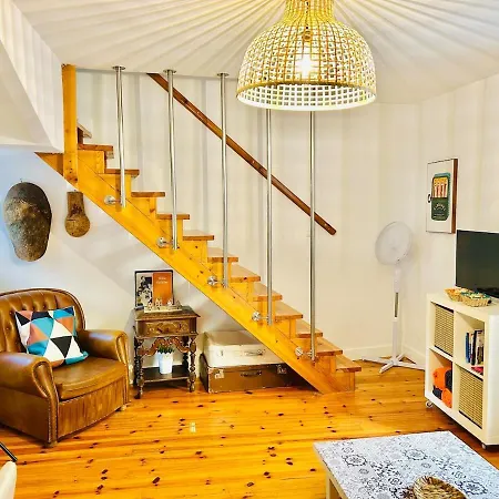 Charming Historic Duplex Апартаменти Лісабон