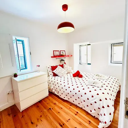 Charming Historic Duplex * Лісабон