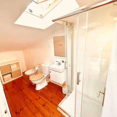 Апартаменти Charming Historic Duplex *